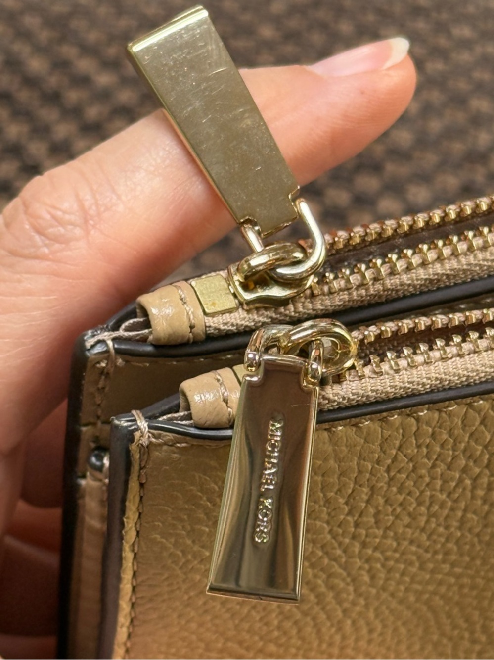 Michael Kors Jet Set Large Zip Clutch Wallet wristlet w/pebbled leather. - Picture 10 of 16